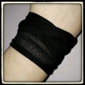 BLACK STRETCHY HEADBAND CUFF WRIST WRAP BRACELET